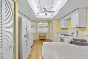 664 Wiggins Bay Dr, Naples, FL 34110 - Photo 8