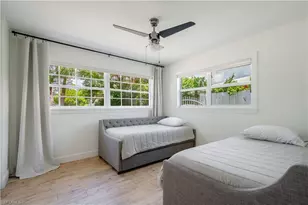 1300 Hilltop Dr, Naples, FL 34103 - Photo 22