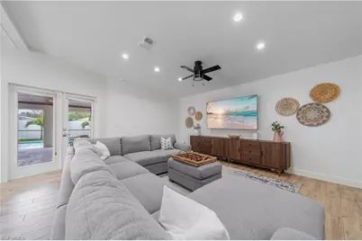 1300 Hilltop Dr, Naples, FL 34103 - Photo 14