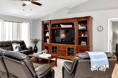 1006 SW 11th Pl, Cape Coral, FL 33991 - Photo 6