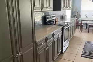 1405 Tiffany Ln, Naples, FL 34105 - Photo 10