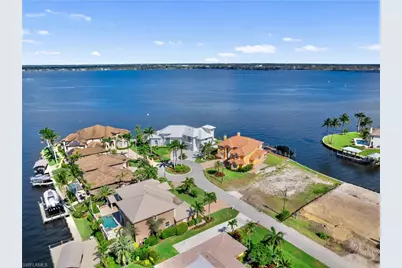 799 Cypress Lake Cir, Fort Myers, FL 33919 - Photo 4
