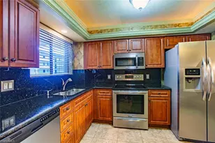 2121 Collier Ave, Fort Myers, FL 33901 - Photo 4