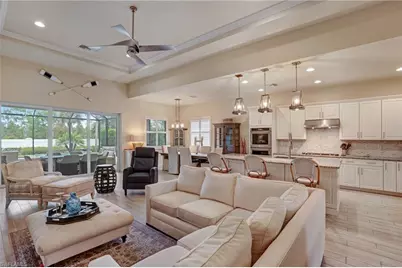 9292 Cayman Dr, Naples, FL 34114 - Photo 10