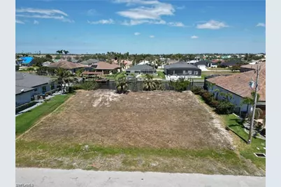 2527 SW 25th Ter, Cape Coral, FL 33914 - Photo 4