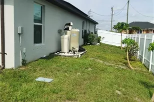 2116 NE 5th Pl, Cape Coral, FL 33909 - Photo 26