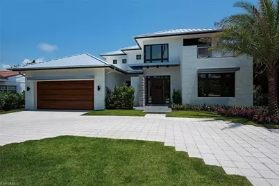 688 3rd St N, Naples, FL 34102 - Photo 2