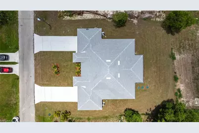 4723 30th St SW, Lehigh Acres, FL 33973 - Photo 4