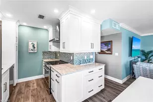 333 Harbour Dr, Naples, FL 34103 - Photo 22