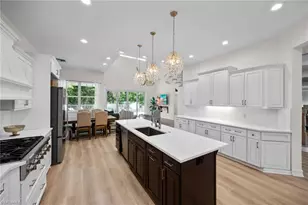 160 3rd St N, Naples, FL 34102 - Photo 4