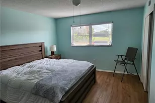 300 Valley Stream Dr, Naples, FL 34113 - Photo 4