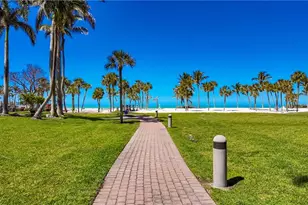 4021 Gulf Shore Blvd N, Naples, FL 34103 - Photo 28