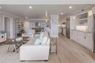 250 Park Shore Dr, Naples, FL 34103 - Photo 6