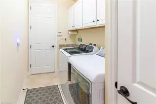 9372 Vercelli Ct, Naples, FL 34113 - Photo 32