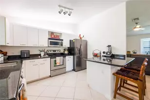 725 Grove Dr, Naples, FL 34120 - Photo 8