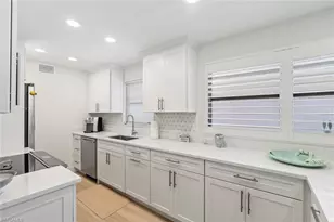 1910 Gulf Shore Blvd N, Naples, FL 34102 - Photo 6