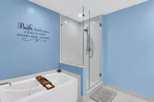 3000 Oasis Grand Blvd, Fort Myers, FL 33916 - Photo 12