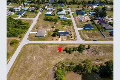 2205 NE 27th St, Cape Coral, FL 33909 - Photo 6