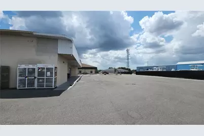 1242 Market Cir #B9, Port Charlotte, FL 33953 - Photo 4