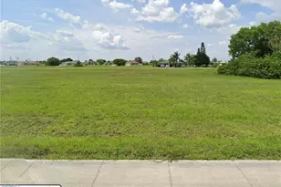 1717 Diplomat Pkwy E, Cape Coral, FL 33909 - Photo 1