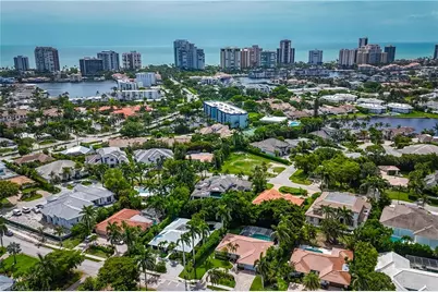 725 Old Trail Dr, Naples, FL 34103 - Photo 30