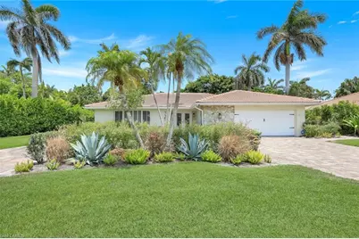 725 Old Trail Dr, Naples, FL 34103 - Photo 2