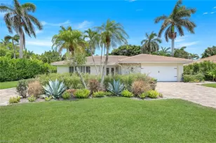 725 Old Trail Dr, Naples, FL 34103 - Photo 2