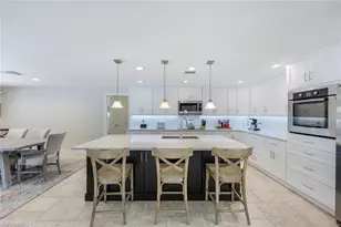 725 Old Trail Dr, Naples, FL 34103 - Photo 10