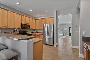 9670 Gladiolus Preserve Cir, Fort Myers, FL 33908 - Photo 6