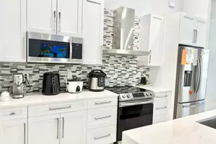 1719 NW 15th St, Cape Coral, FL 33993 - Photo 8