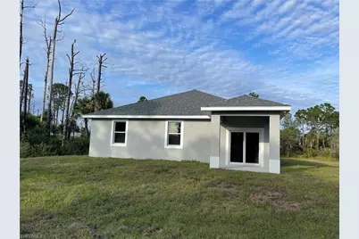 8040 Buttercup Cir, Labelle, FL 33935 - Photo 2