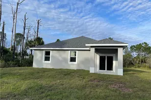 8040 Buttercup Cir, Labelle, FL 33935 - Photo 2