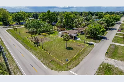 335 Ottumwa Ave, Fort Myers, FL 33905 - Photo 2