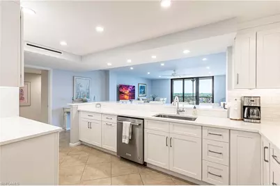 11030 Gulf Shore Dr #901, Naples, FL 34108 - Photo 14