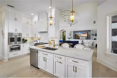 375 Wedge Dr, Naples, FL 34103 - Photo 8