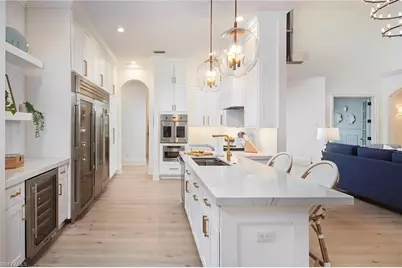 375 Wedge Dr, Naples, FL 34103 - Photo 10