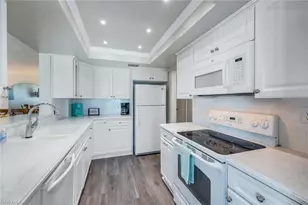 10475 Gulf Shore Dr, Naples, FL 34108 - Photo 4