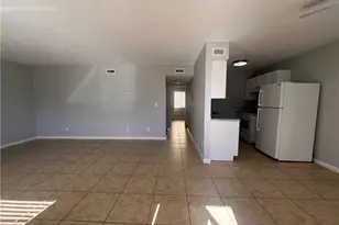 4601 Bayshore Dr, Naples, FL 34112 - Photo 4