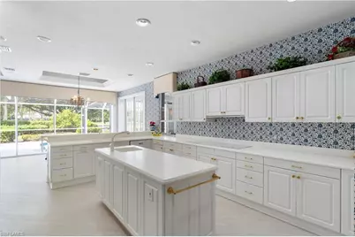 798 Brentwood Pt, Naples, FL 34110 - Photo 10
