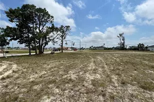 2712 SW 8th Pl, Cape Coral, FL 33914 - Photo 12