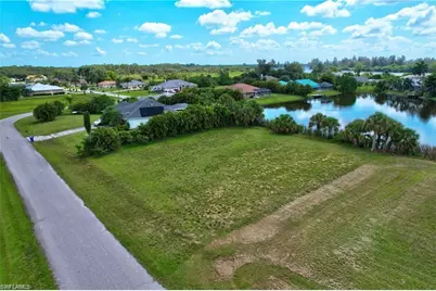 17091 Waters Edge Cir, North Fort Myers, FL 33917 - Photo 4