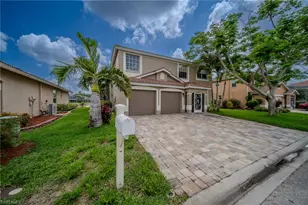11141 Lakeland Cir, Fort Myers, FL 33913 - Photo 2