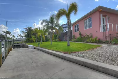 4409 Crews Ct, Port Charlotte, FL 33952 - Photo 4