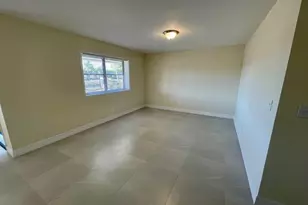 4052 Bayshore Dr, Naples, FL 34112 - Photo 4