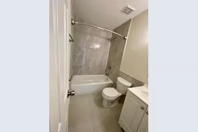 4052 Bayshore Dr #526, Naples, FL 34112 - Photo 12