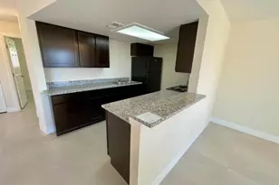 4052 Bayshore Dr, Naples, FL 34112 - Photo 8