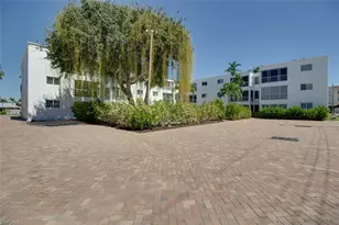 250 7th Ave S, Naples, FL 34102 - Photo 20