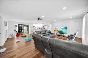 14260 McGregor Blvd, Fort Myers, FL 33919 - Photo 4