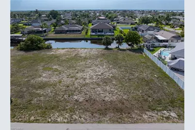 2529 SE 19th Ave, Cape Coral, FL 33904 - Photo 2