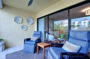 586 Beachwalk Cir, Naples, FL 34108 - Photo 22